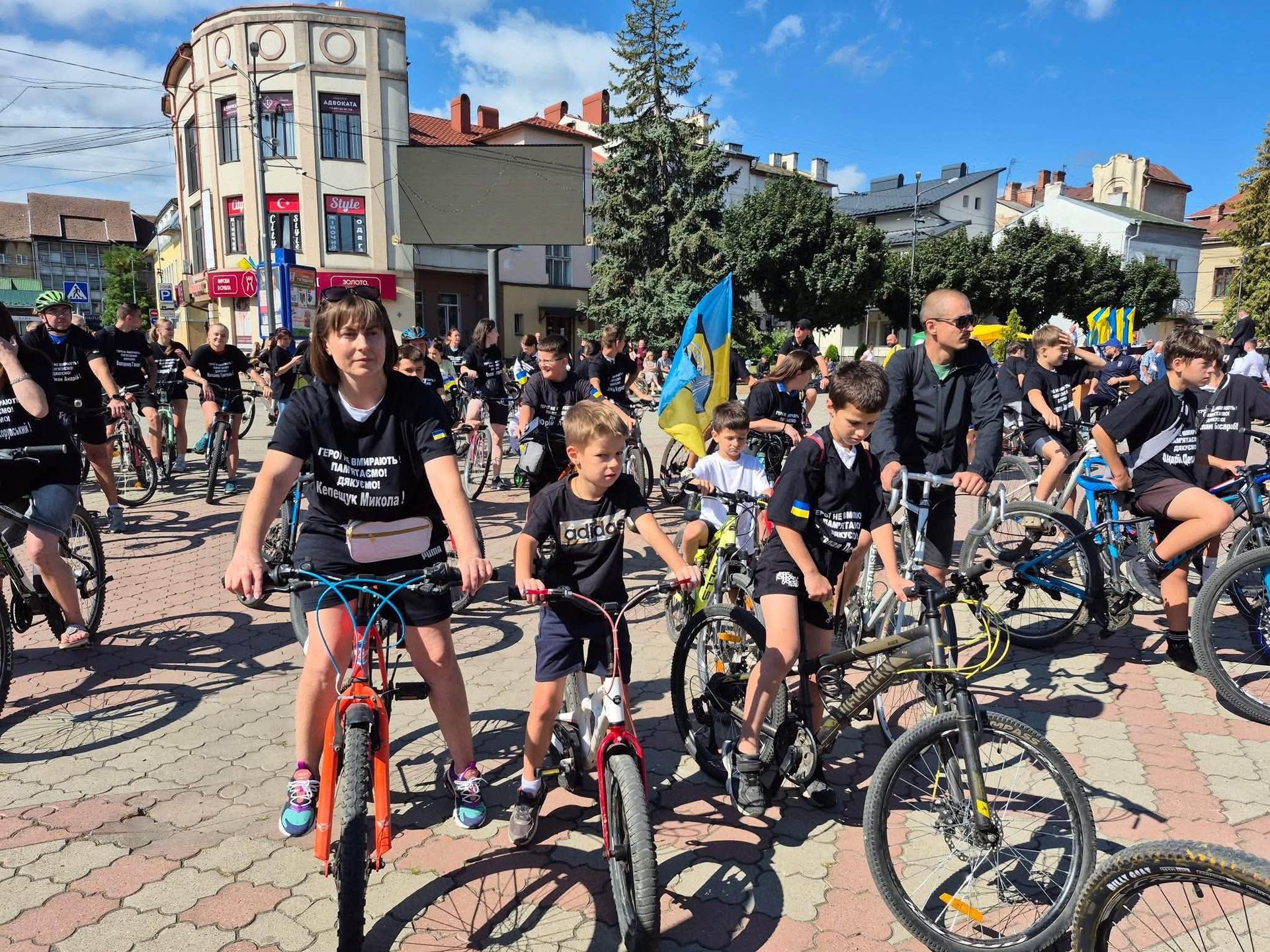 У Надвірній провели велопробіг памʼять "Воїнів світла" 2