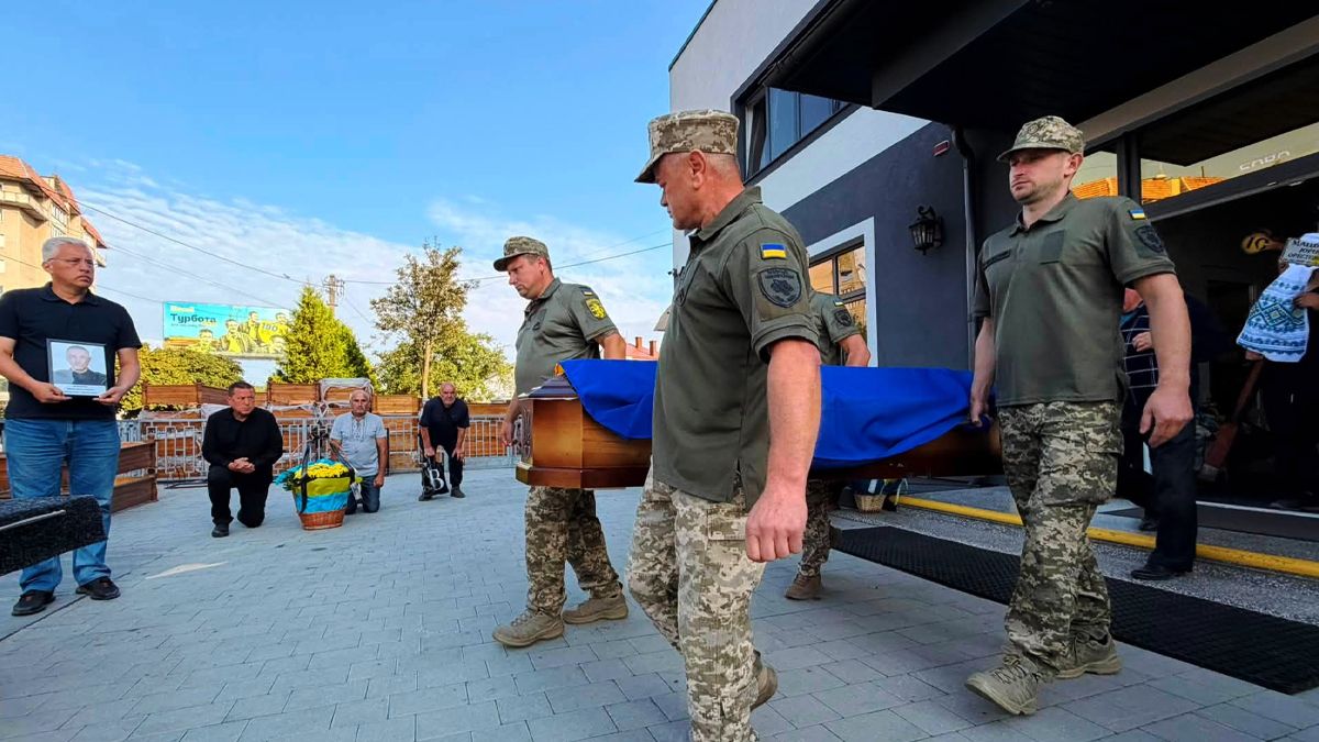 Надвірнянська громада провела в останню земну дорогу Юрія Мацьківа 2