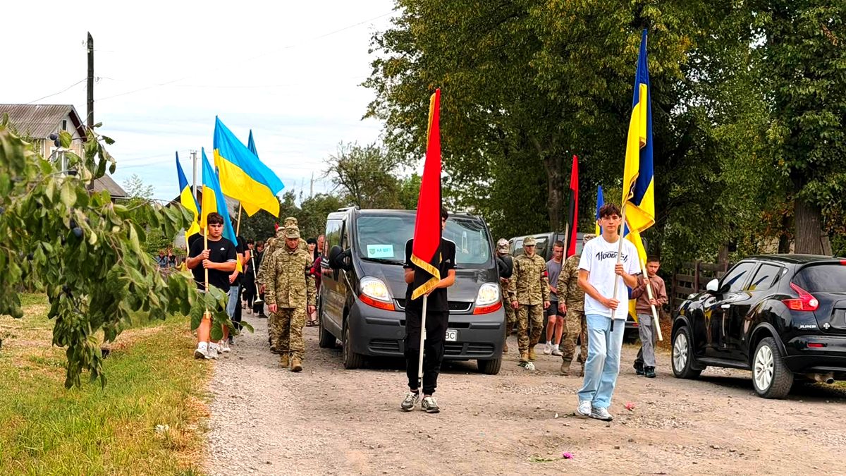 Чин похорону воїна Івана Курчія пройшов на Надвірнянщині 4