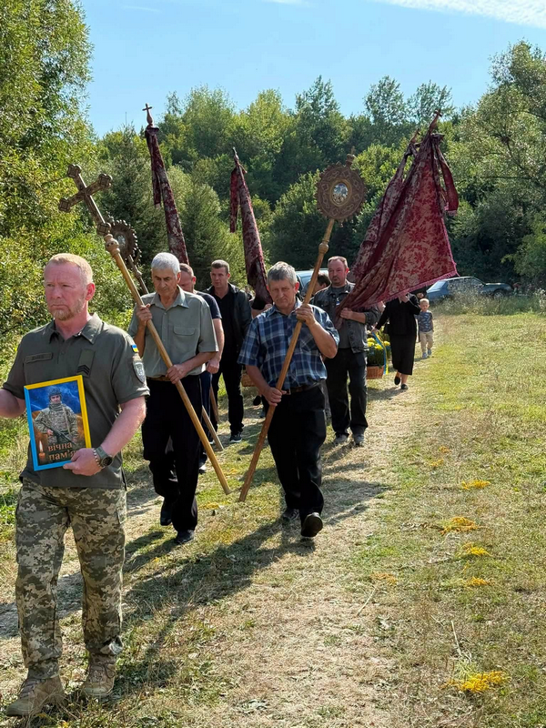 У Спасі відбулося прощання із військовослужбовцем Василем Никончуком 1