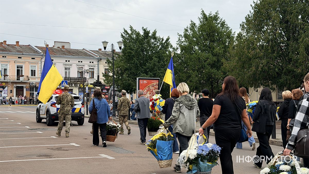 На вічний спочинок у Коломиї провели Тараса Танцюру 9