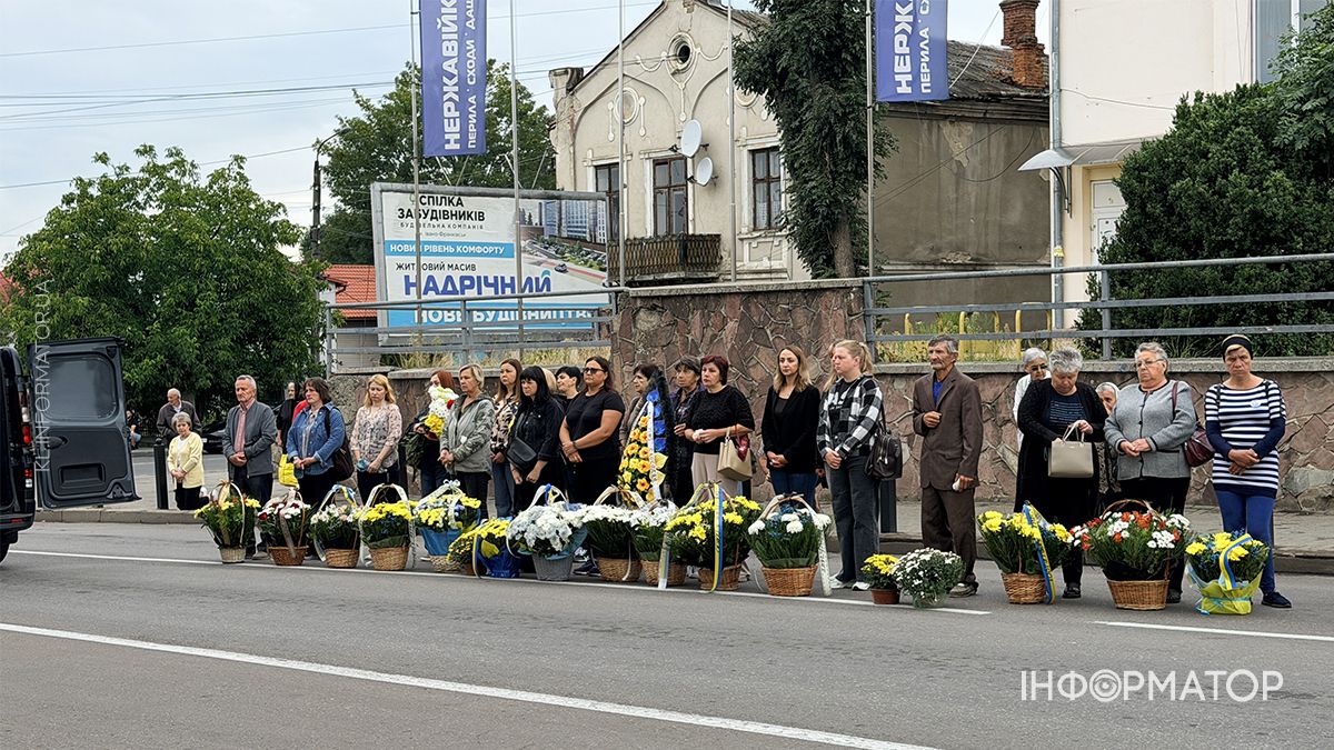 На вічний спочинок у Коломиї провели Тараса Танцюру 17