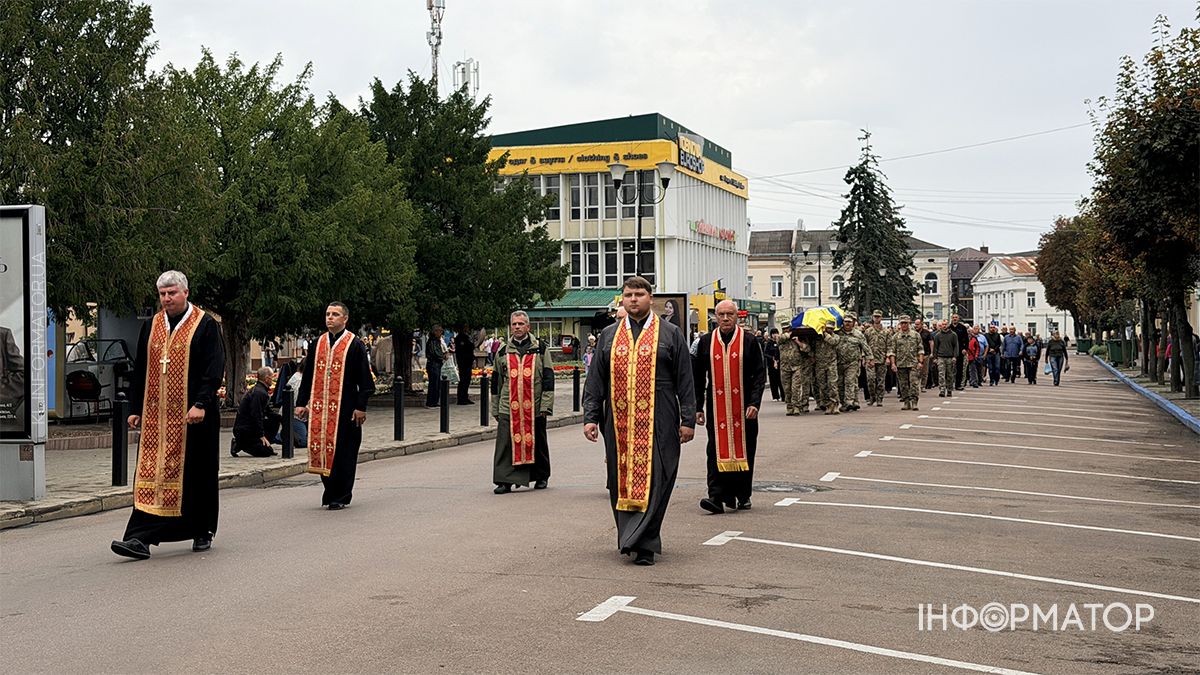 На вічний спочинок у Коломиї провели Тараса Танцюру 13