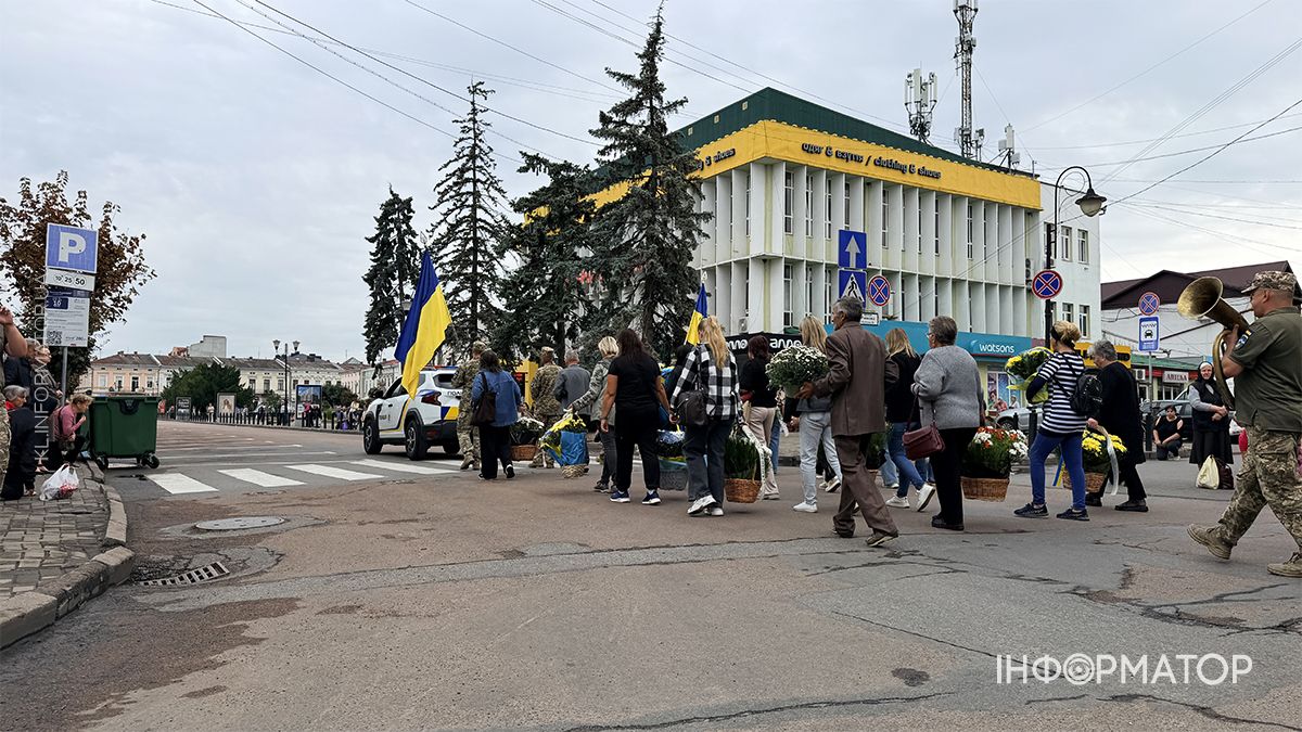 На вічний спочинок у Коломиї провели Тараса Танцюру 5
