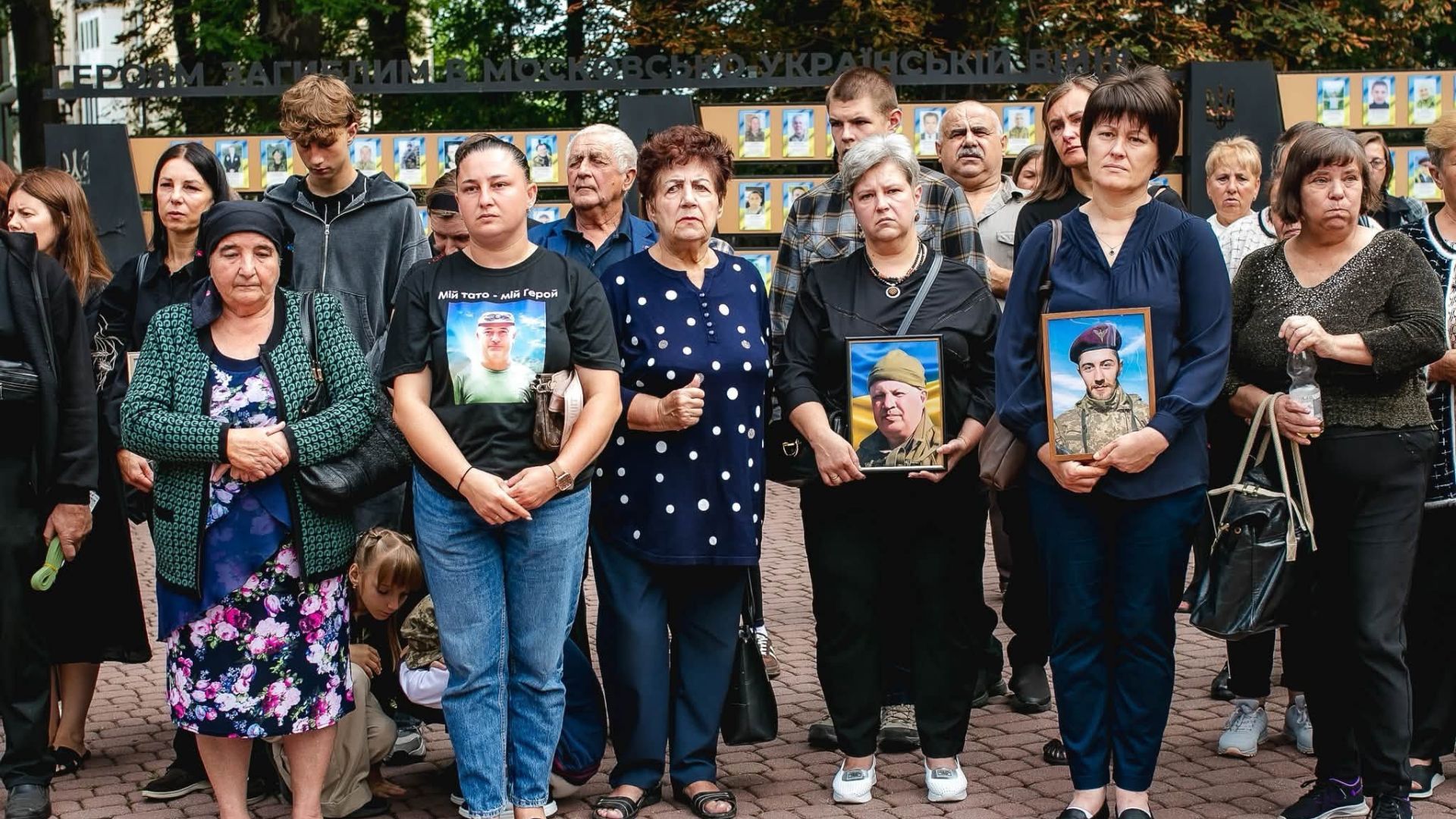 Захисників із Прикарпаття посмертно відзначили державними нагородами
