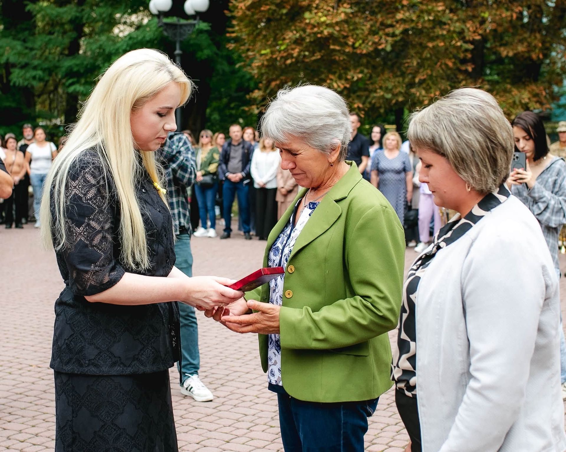 Захисників із Прикарпаття посмертно відзначили державними нагородами 11