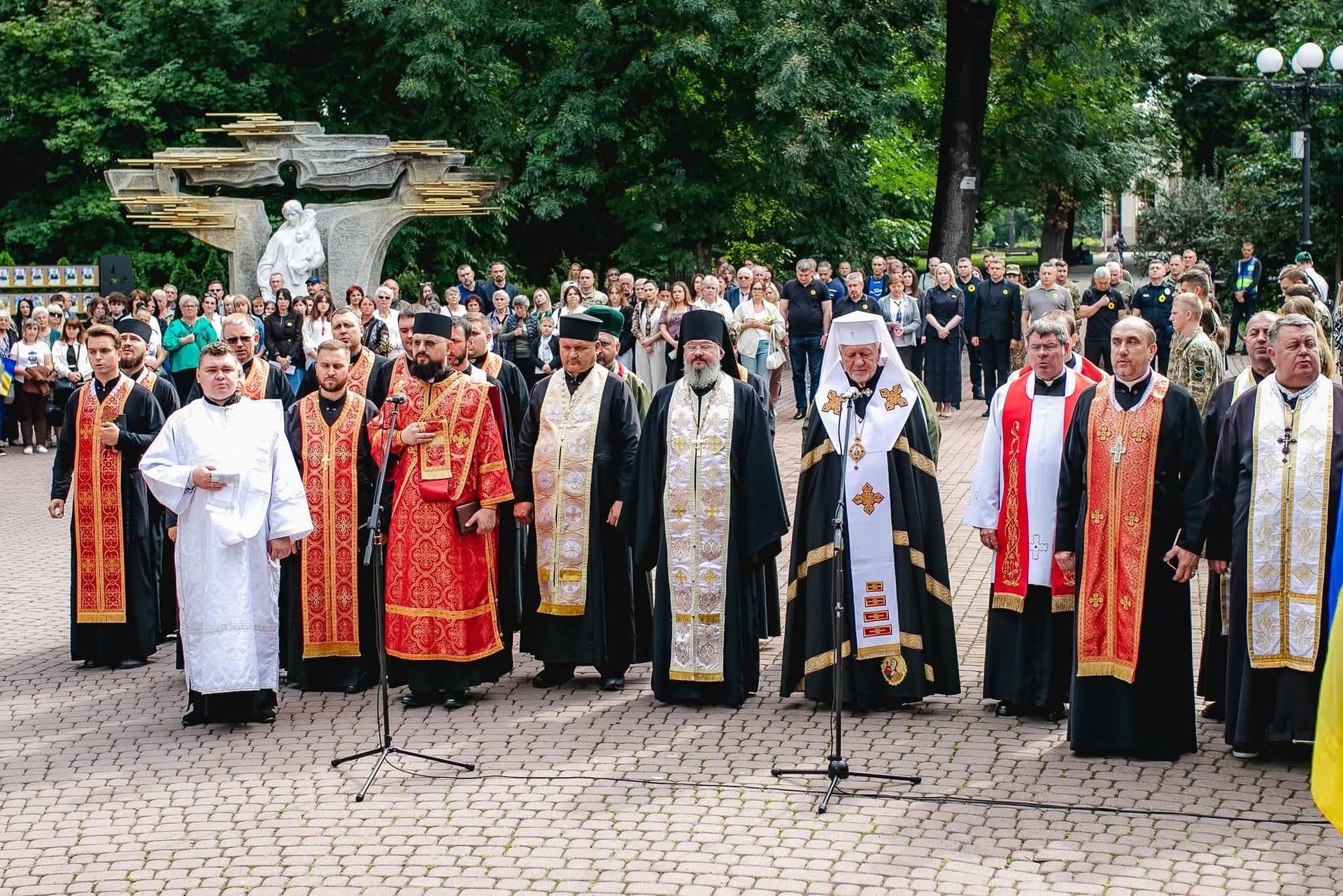 Захисників із Прикарпаття посмертно відзначили державними нагородами 1