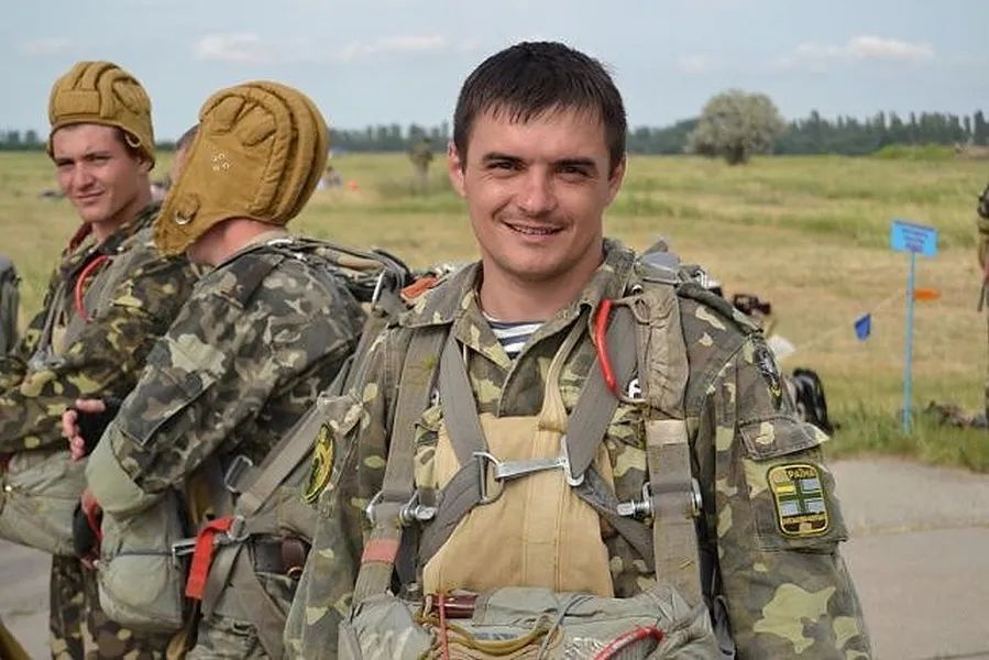 Незабуті: 12 років тому під час виходу з "Іловайського котла" загинув Володимир Костюк 1