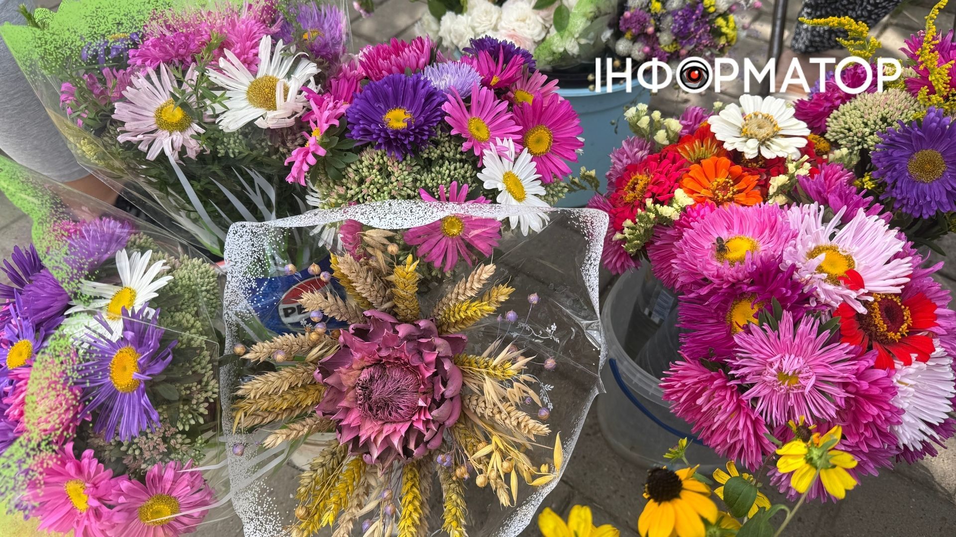 Скільки коштують квіти в Коломиї перед 1 вересня? 1