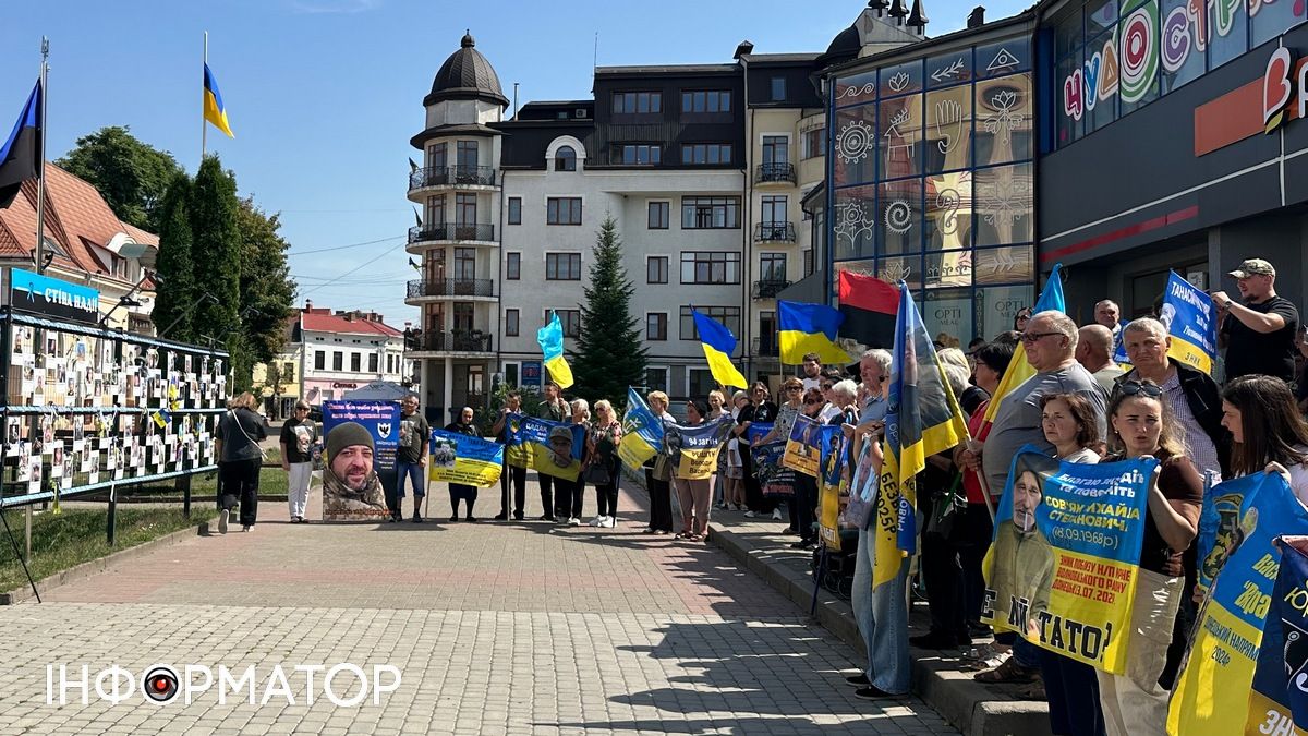 До Міжнародного дня зниклих безвісти у Коломиї відбувся автопробіг та пам'ятний захід 10