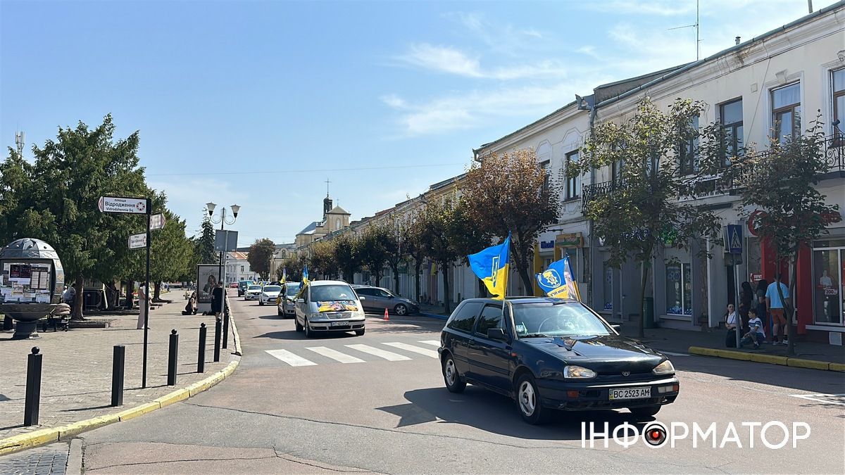 До Міжнародного дня зниклих безвісти у Коломиї відбувся автопробіг та пам'ятний захід 3