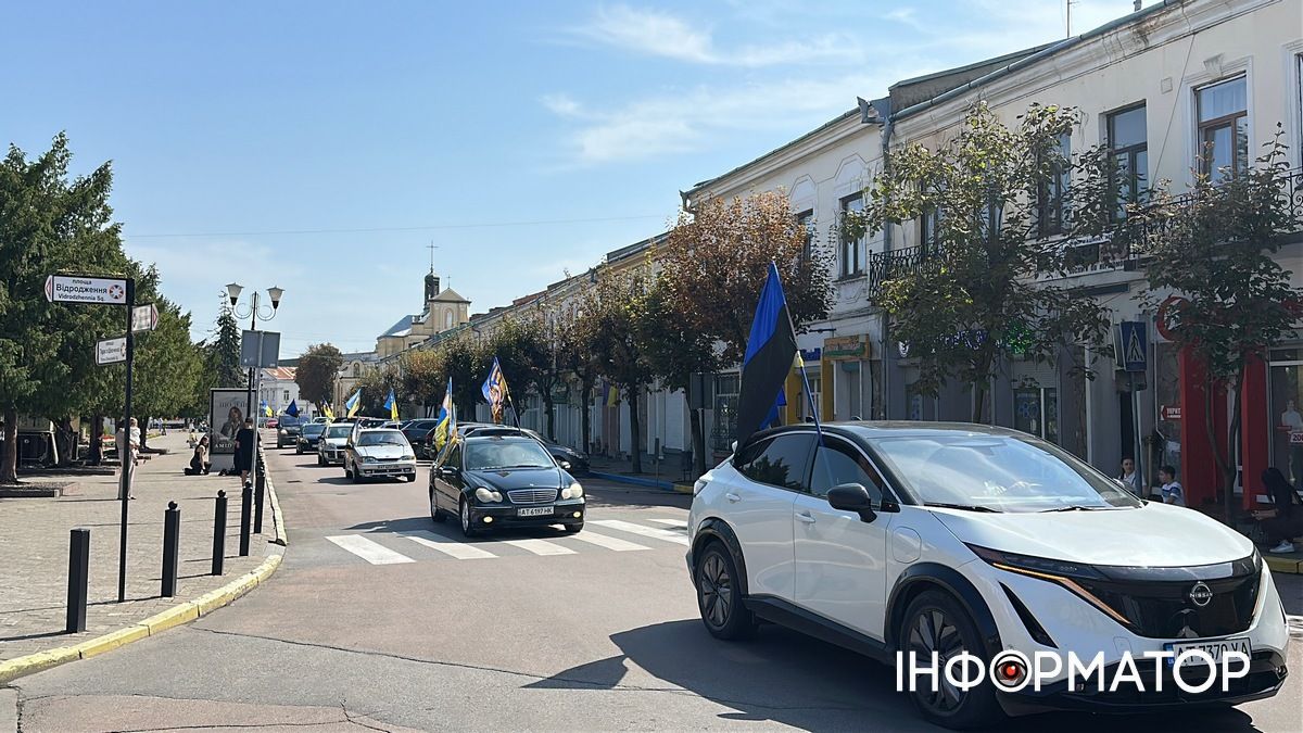 До Міжнародного дня зниклих безвісти у Коломиї відбувся автопробіг та пам'ятний захід 2