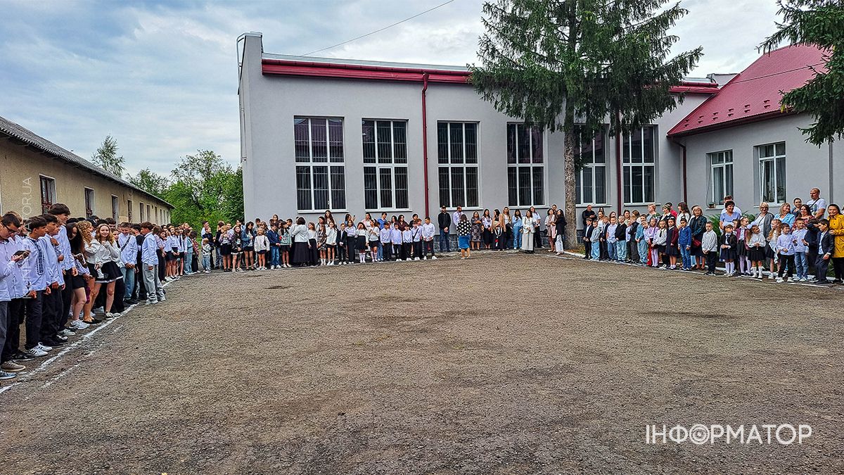 Перший дзвоник пролунав у школах Коломиї. ФОТО 7