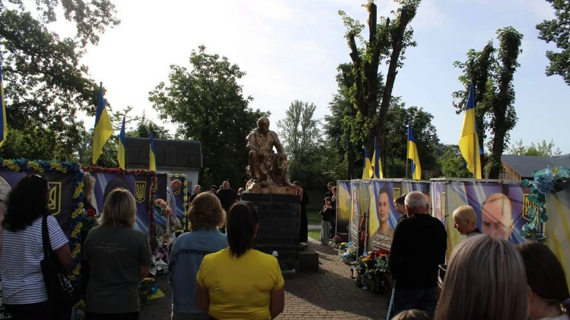 У Делятині освятили пам'ятні банери трьом полеглим Героям