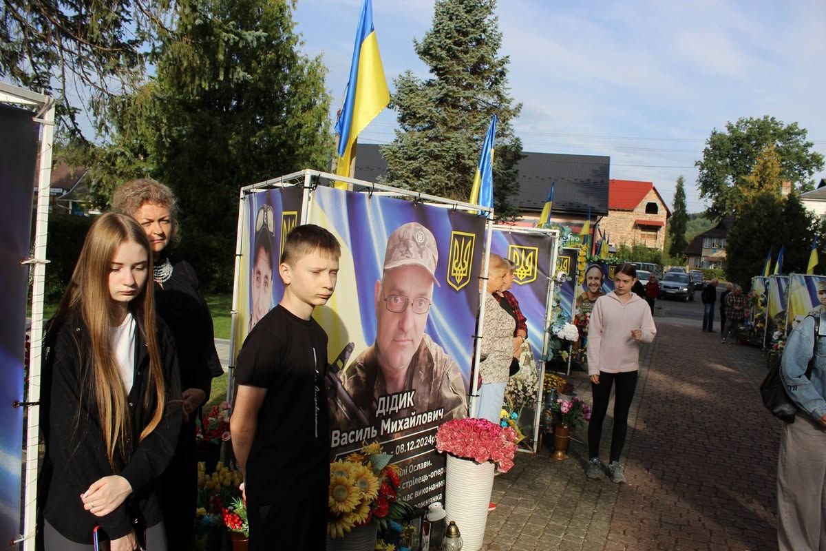 У Делятині освятили пам'ятні банери трьом полеглим Героям 7
