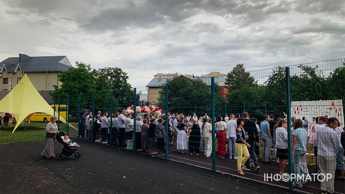 Перший дзвоник пролунав у школах Коломиї. ФОТО 16