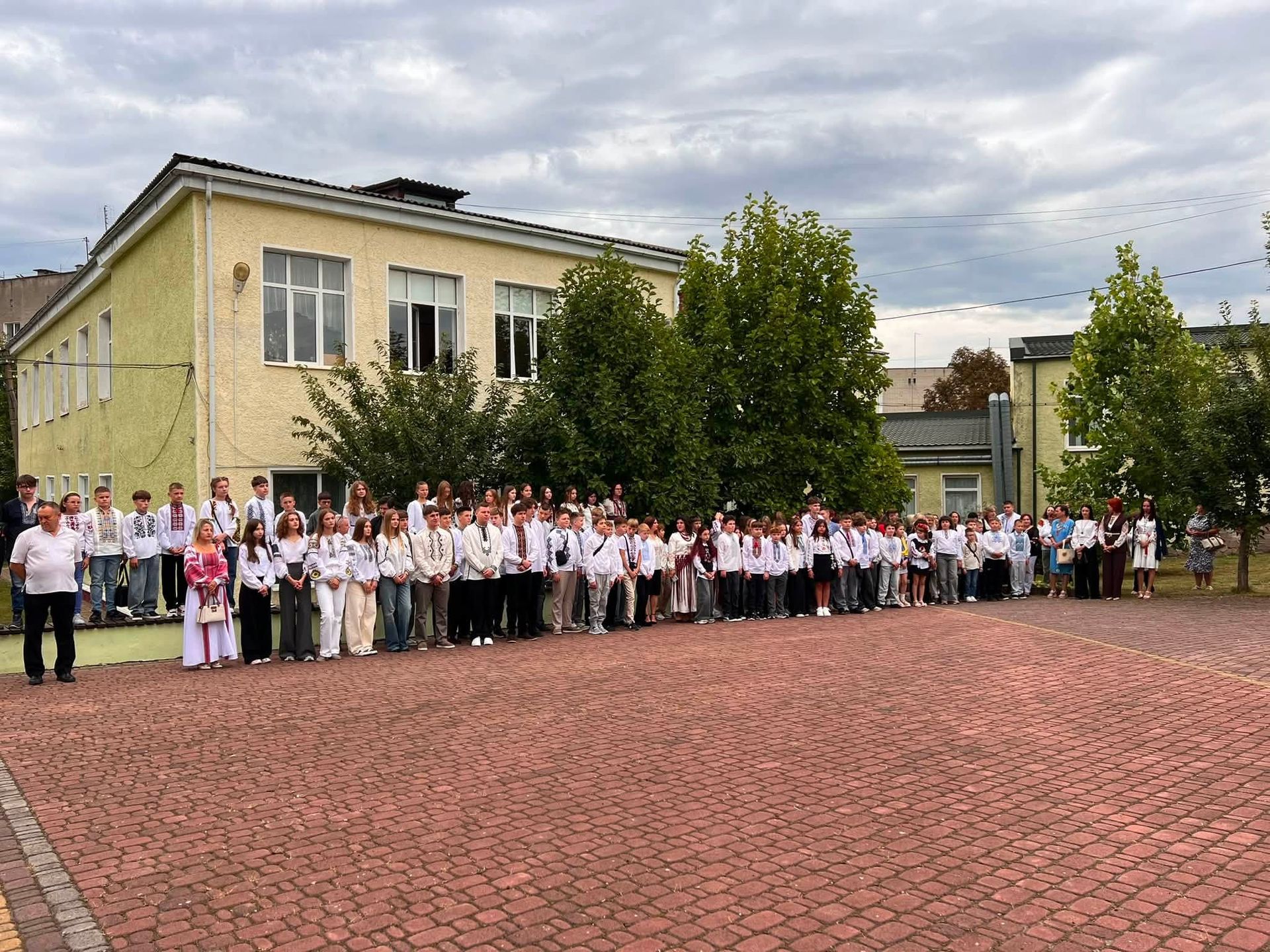 Городенківський ліцей отримав новий шкільний автобус та інтерактивний арт-об'єкт 5