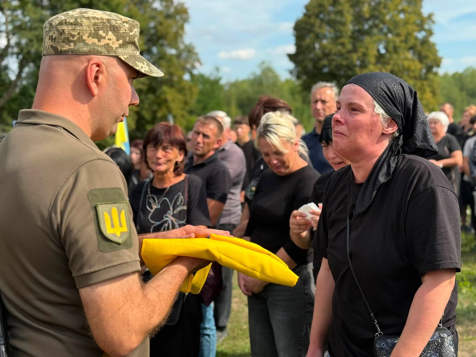 В Отинійській громаді попрощалися із загиблим захисником Тарасом Колибабʼюком 11