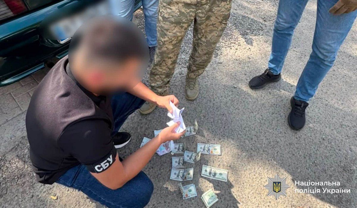 За хабар обіцяв "організувати" мобілізованому тилову посаду: на Коломийщині спіймали посадовця ТЦК 1