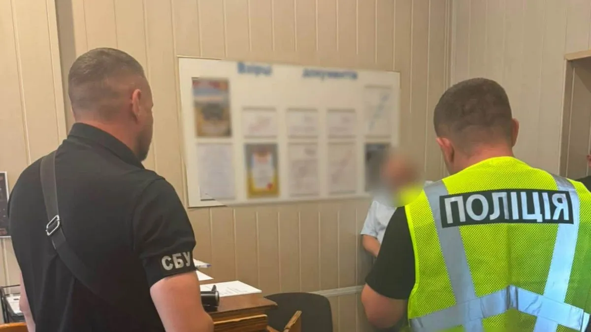 За хабар обіцяв "організувати" мобілізованому тилову посаду: на Коломийщині спіймали посадовця ТЦК 2