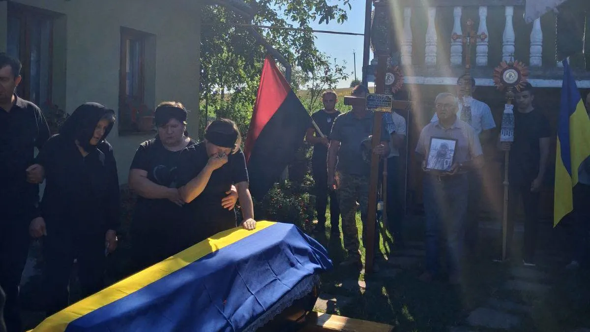 Фото - Світлана Козловська На вічний спочинок повернувся захисник з Коломийщини Іван Вівчарук 7