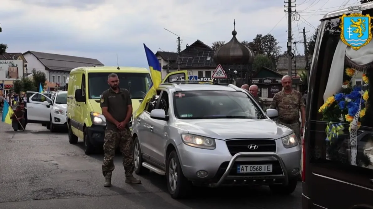До Заболотівської громади "на щиті" повернувся воїн Ярослав Шиян 3