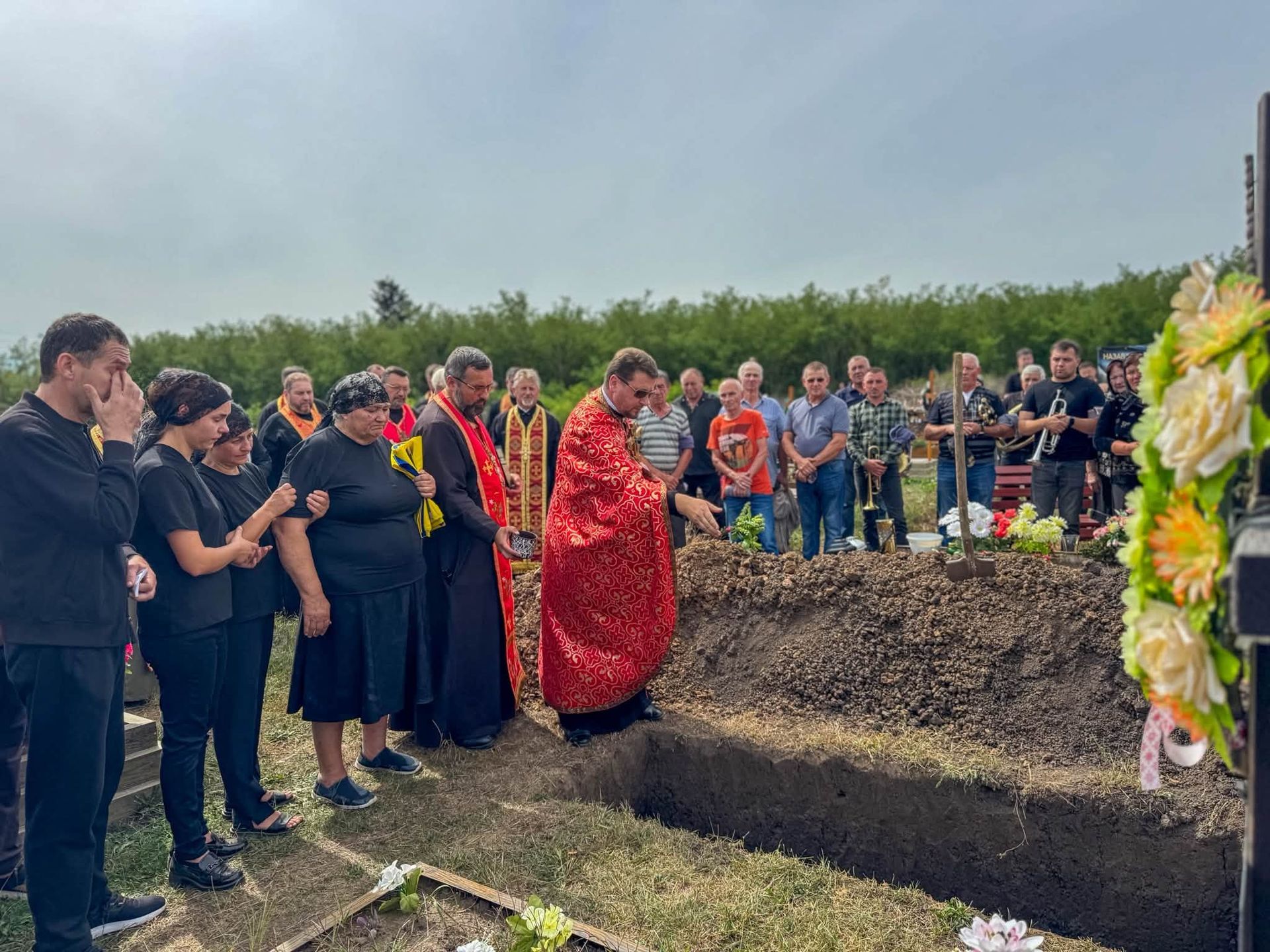 На Коломийщині попрощалися із загиблим захисником Ярославом Шияном 14