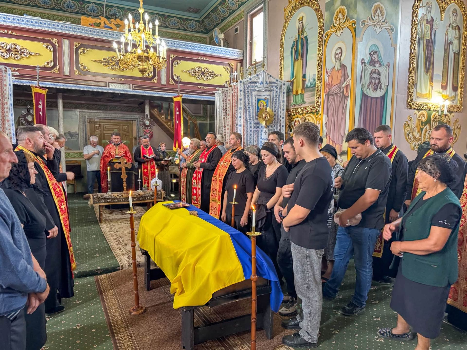 На Коломийщині попрощалися із загиблим захисником Ярославом Шияном 9