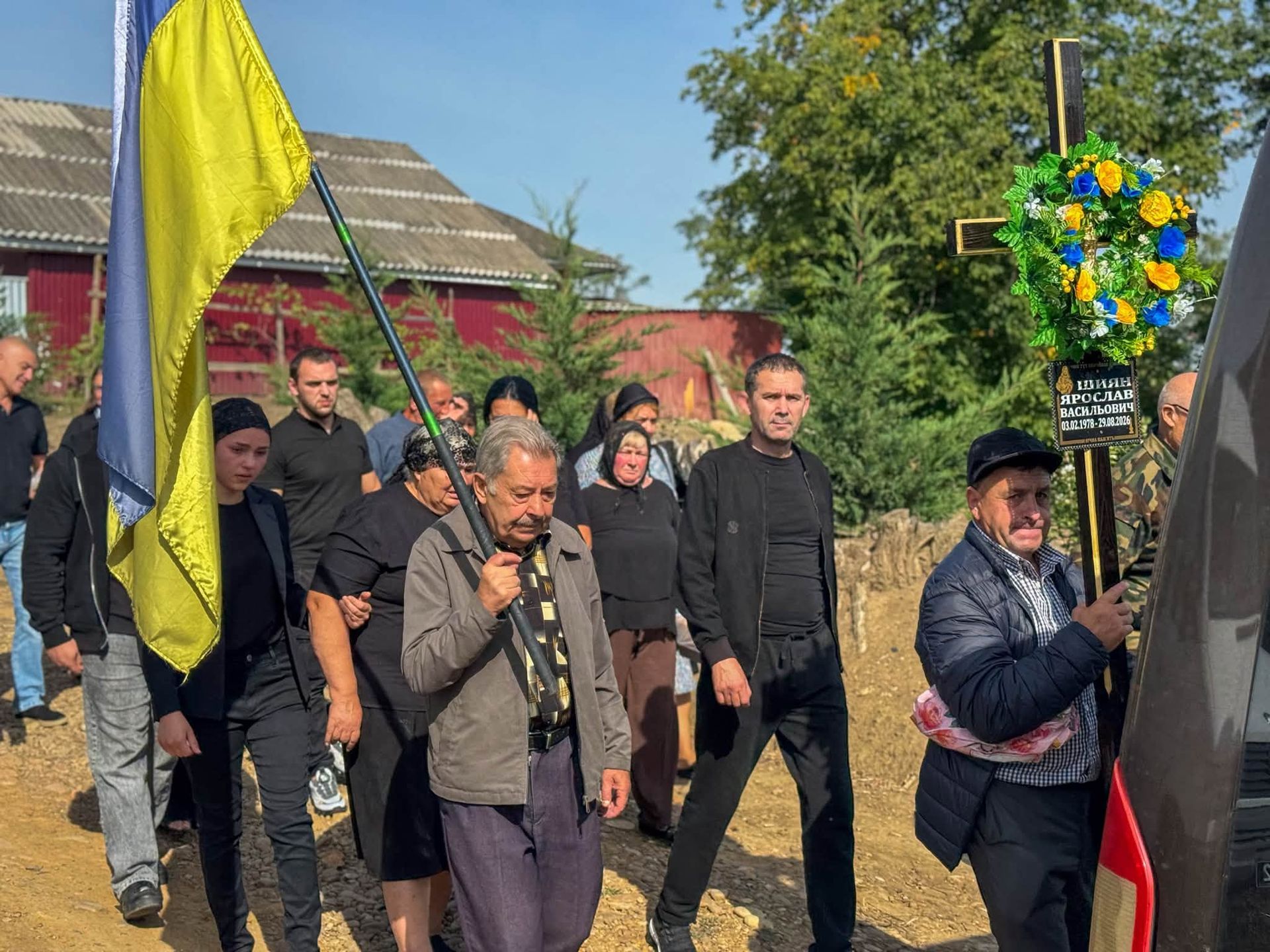 На Коломийщині попрощалися із загиблим захисником Ярославом Шияном 4