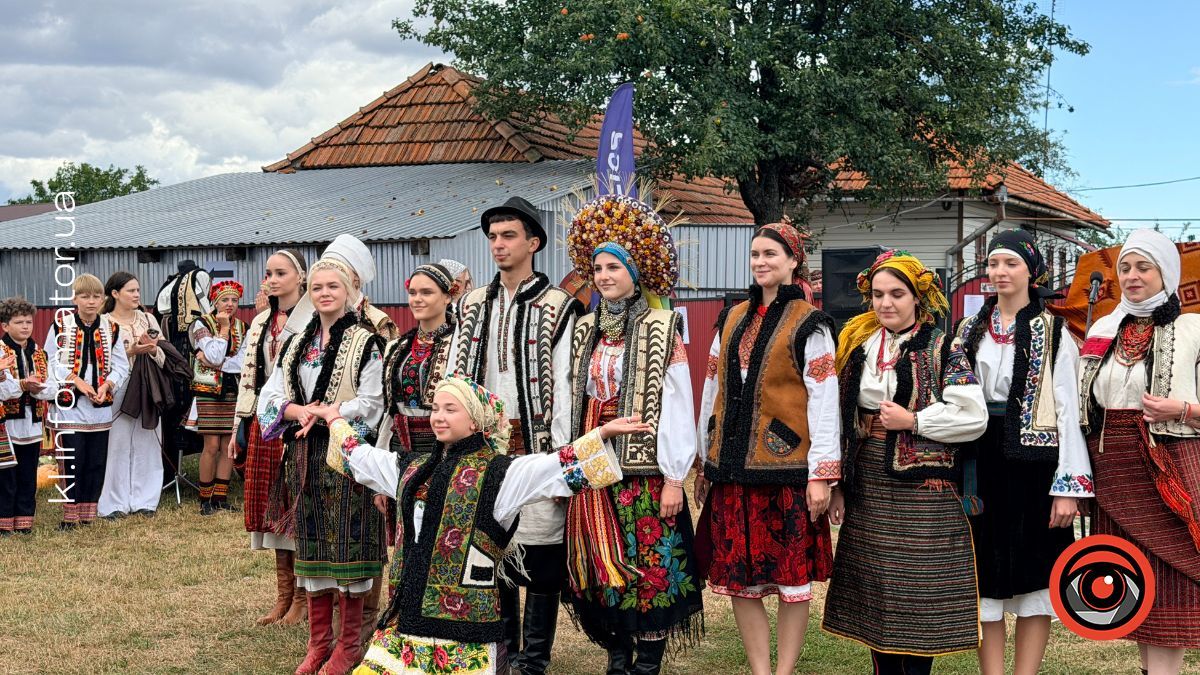 фестини у корничі