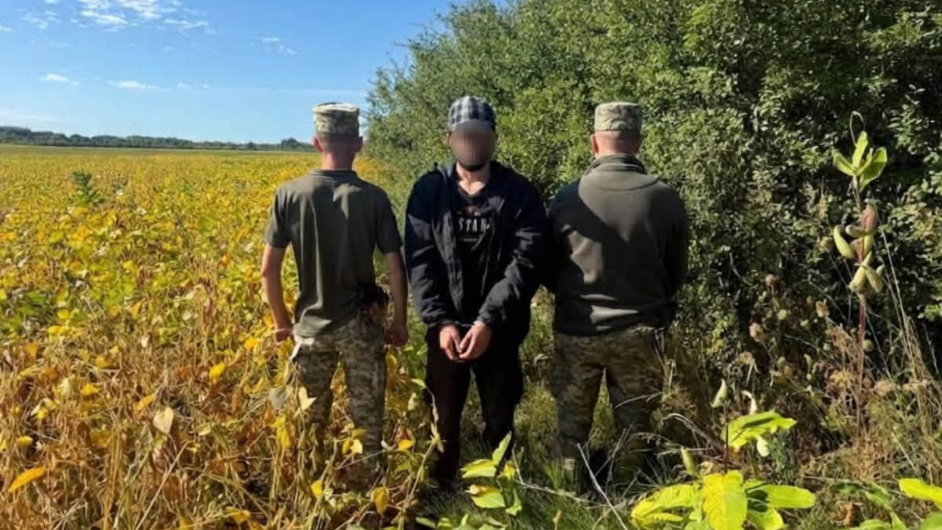 На кордоні затримали росіянина, який утік із армії рф і намагався незаконно потрапити до України