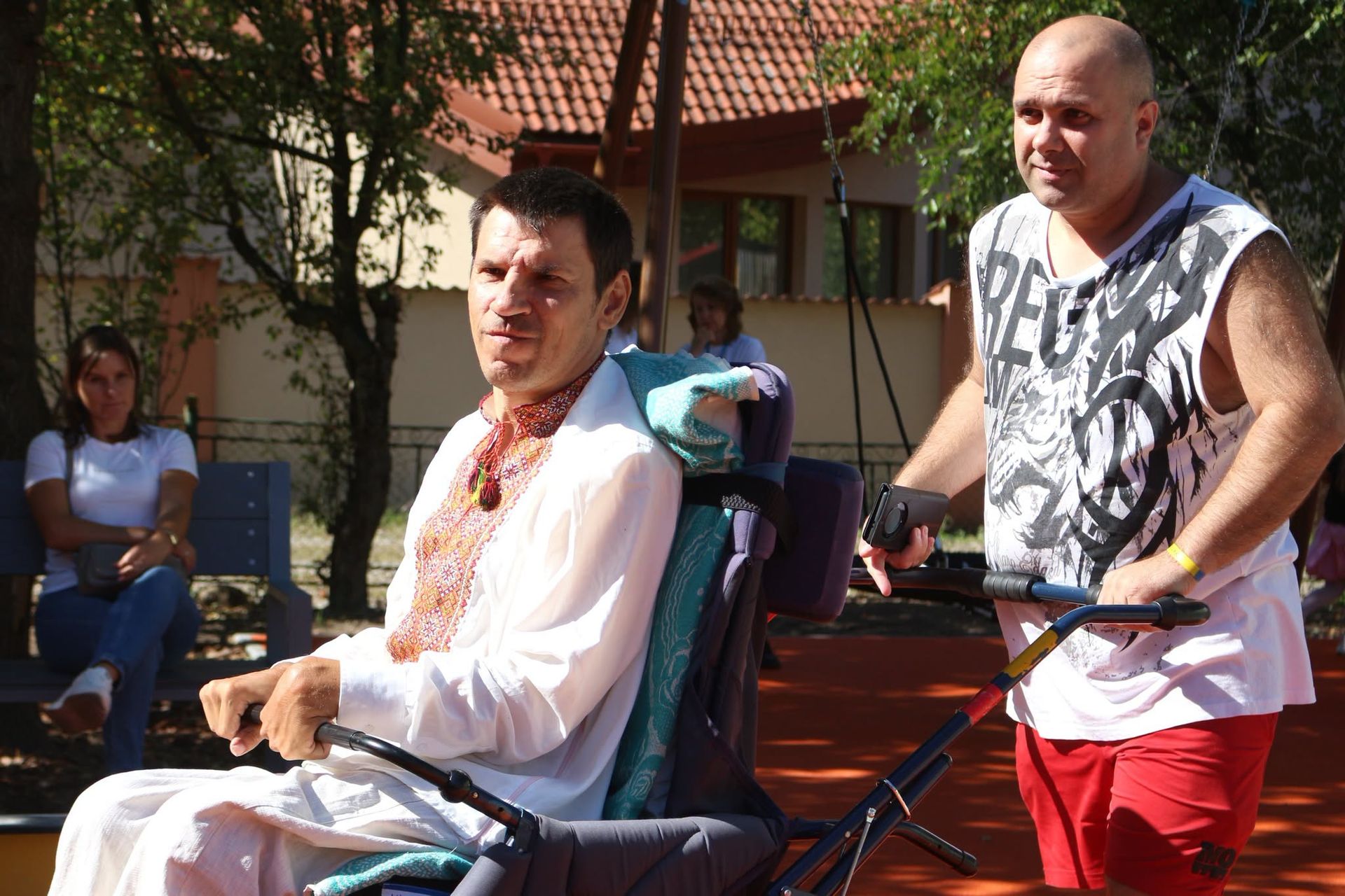 У Коломиї відкрили безбар'єрний інклюзивний майданчик для дітей 11