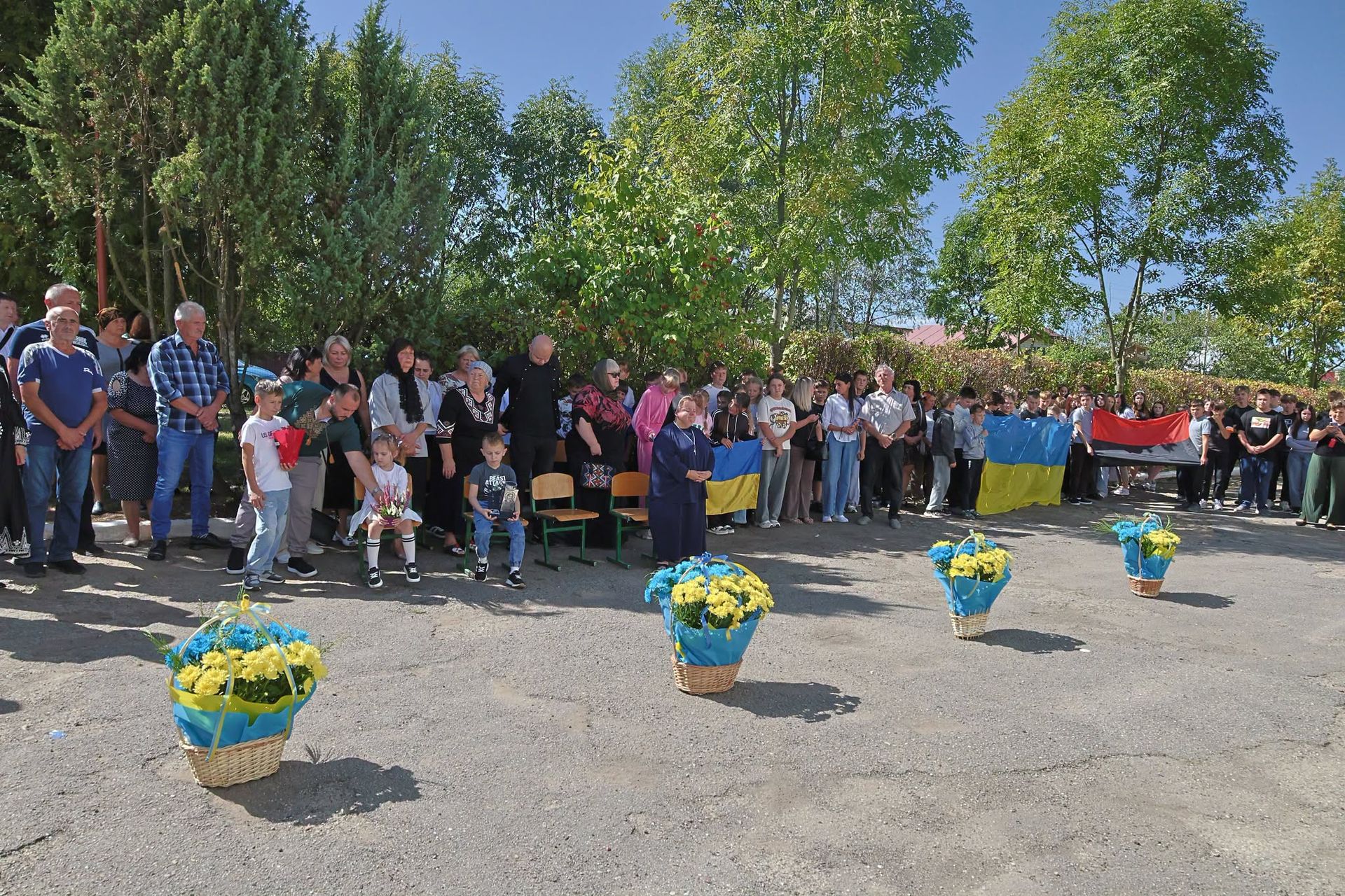 На Надвірнянщині відкрили меморіальні дошки двом загиблим захисникам 8