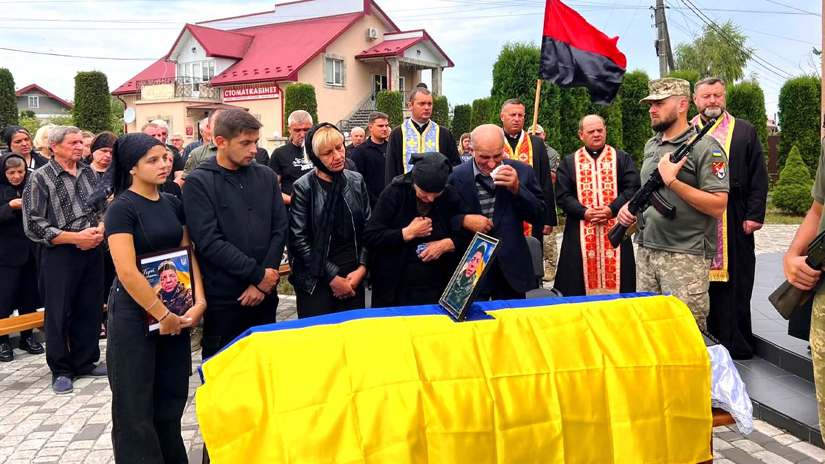 Скорботний кортеж з тілом Кривка Віталія прибув до Городенки 4