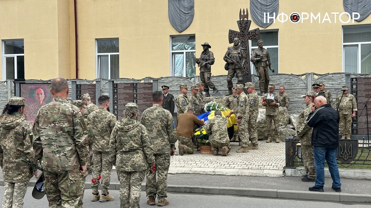 У Коломиї віддали шану полеглому "едельвейсу" Василю Федоришину 8