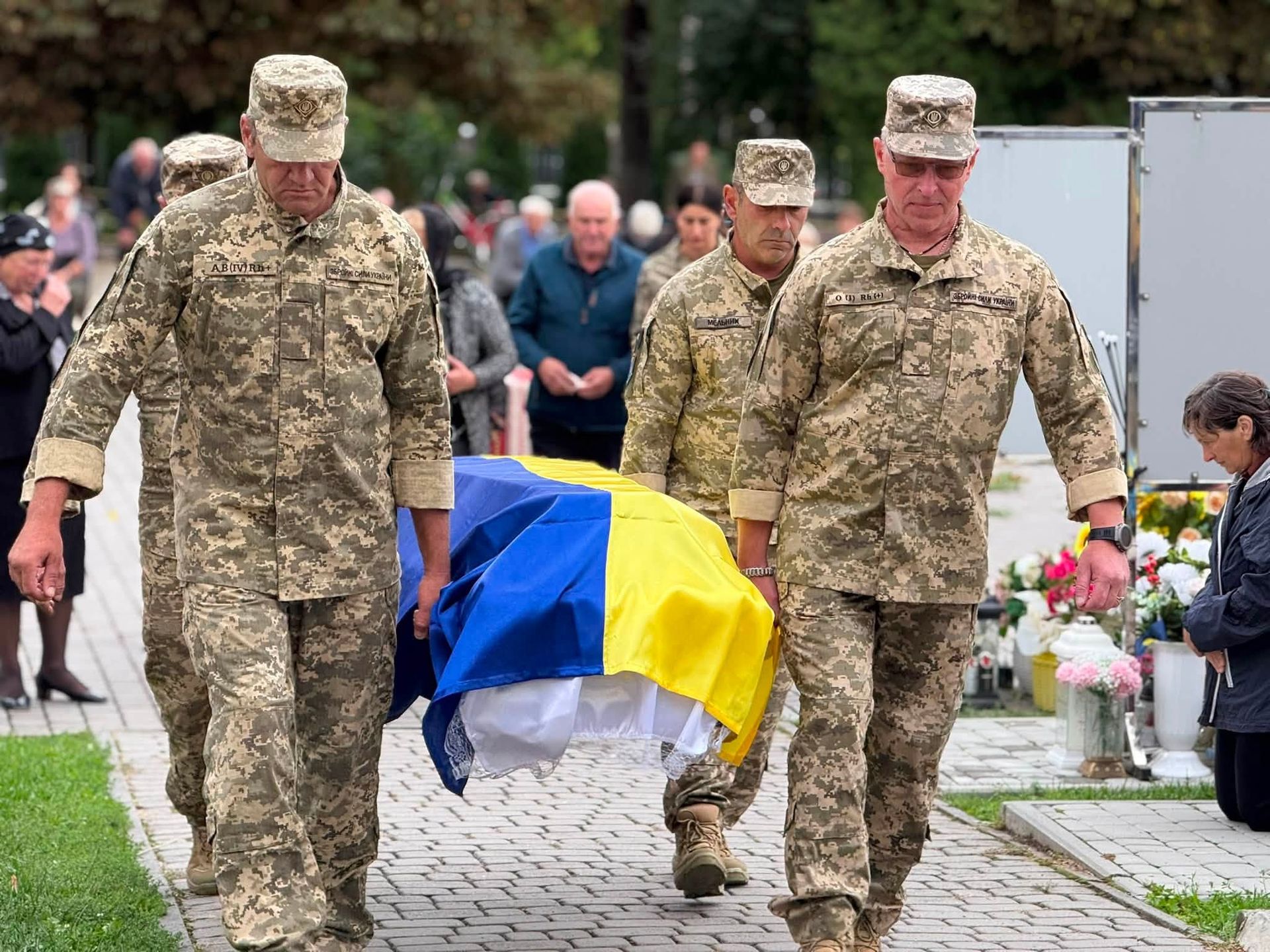 На Коломийщині попрощались із померлим воїном "десятки" Василем Федоришиним 1