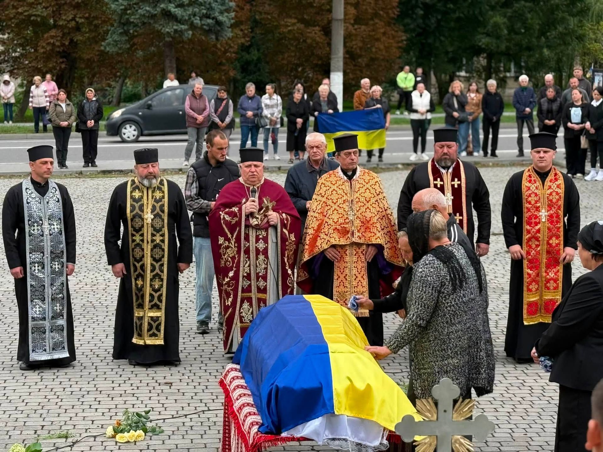 На Коломийщині попрощались із померлим воїном "десятки" Василем Федоришиним 2
