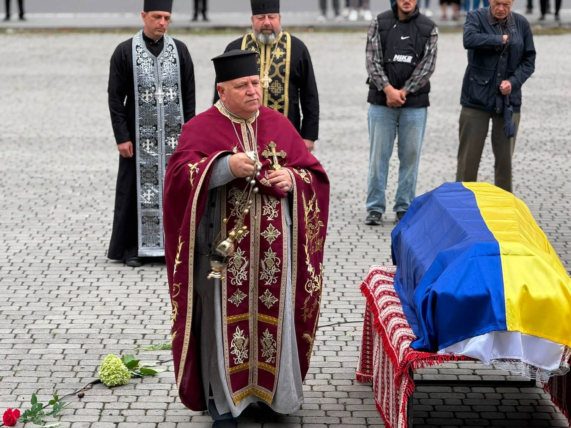 На Коломийщині попрощались із померлим воїном "десятки" Василем Федоришиним 6