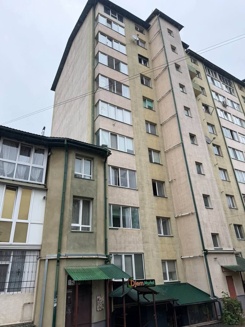 На Франківщині лунали вибухи через удари БПЛА: є пошкодження будинку та постраждалий 1
