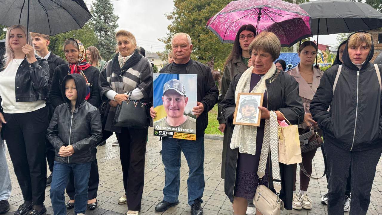 У Делятині відкрили пам’ятний знак «Дерево Надії» на честь зниклих безвісти військових 3