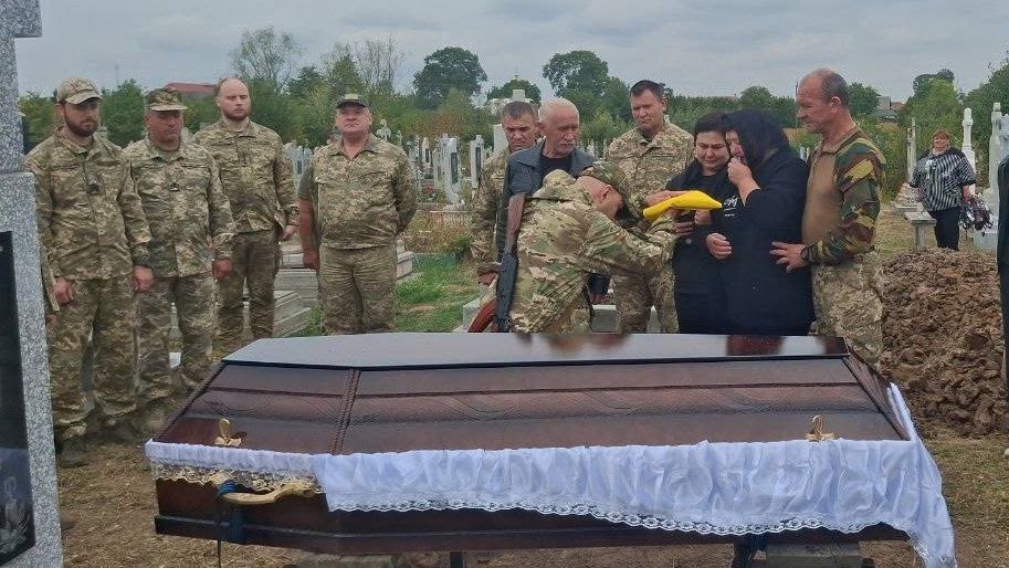 В П'ядицькій громаді провели на вічний спочинок захисника Дмитра Червінського 12