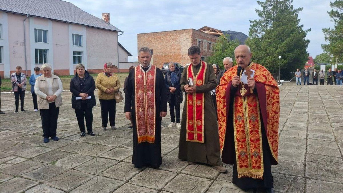 В П'ядицькій громаді провели на вічний спочинок захисника Дмитра Червінського 5