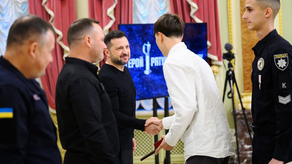 Врятували дітей з крижаної води в Коломиї: трьох прикарпатців відзначили нагородами 1