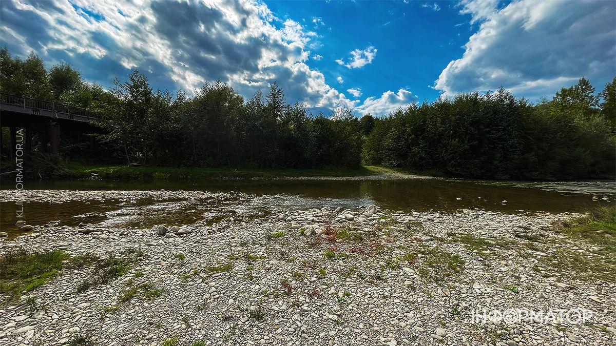 Водойми міліють на очах: який рівень води у річках та озерах Коломиї й ближніх сіл. ФОТО 11