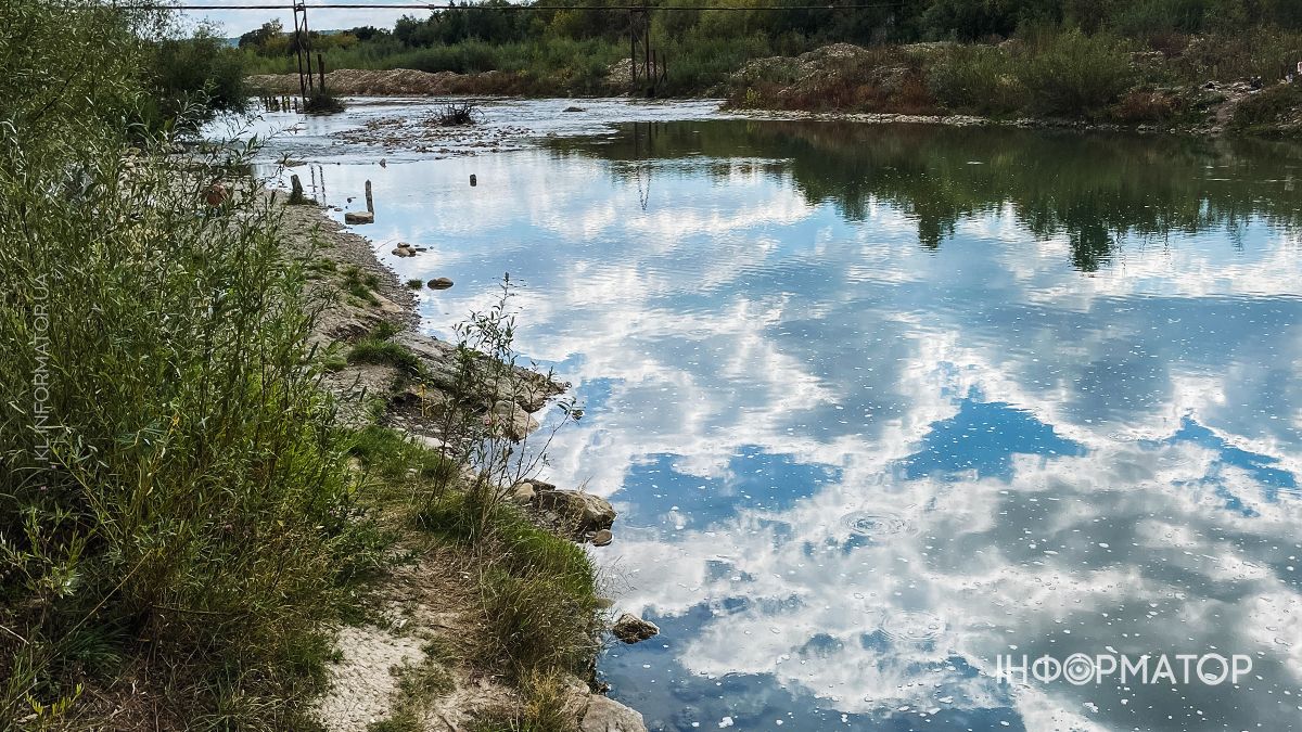 Водойми міліють на очах: який рівень води у річках та озерах Коломиї й ближніх сіл. ФОТО 12