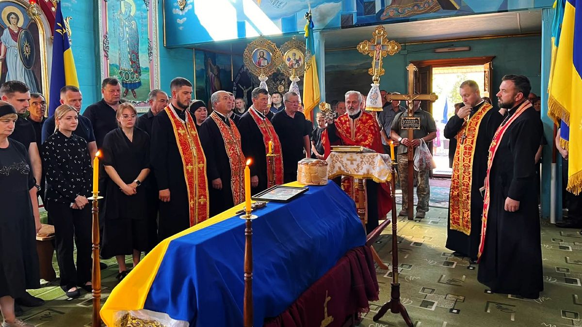 Чин похорону військовослужбовця Сторощука Дмитра пройшов на Городенківщині 8