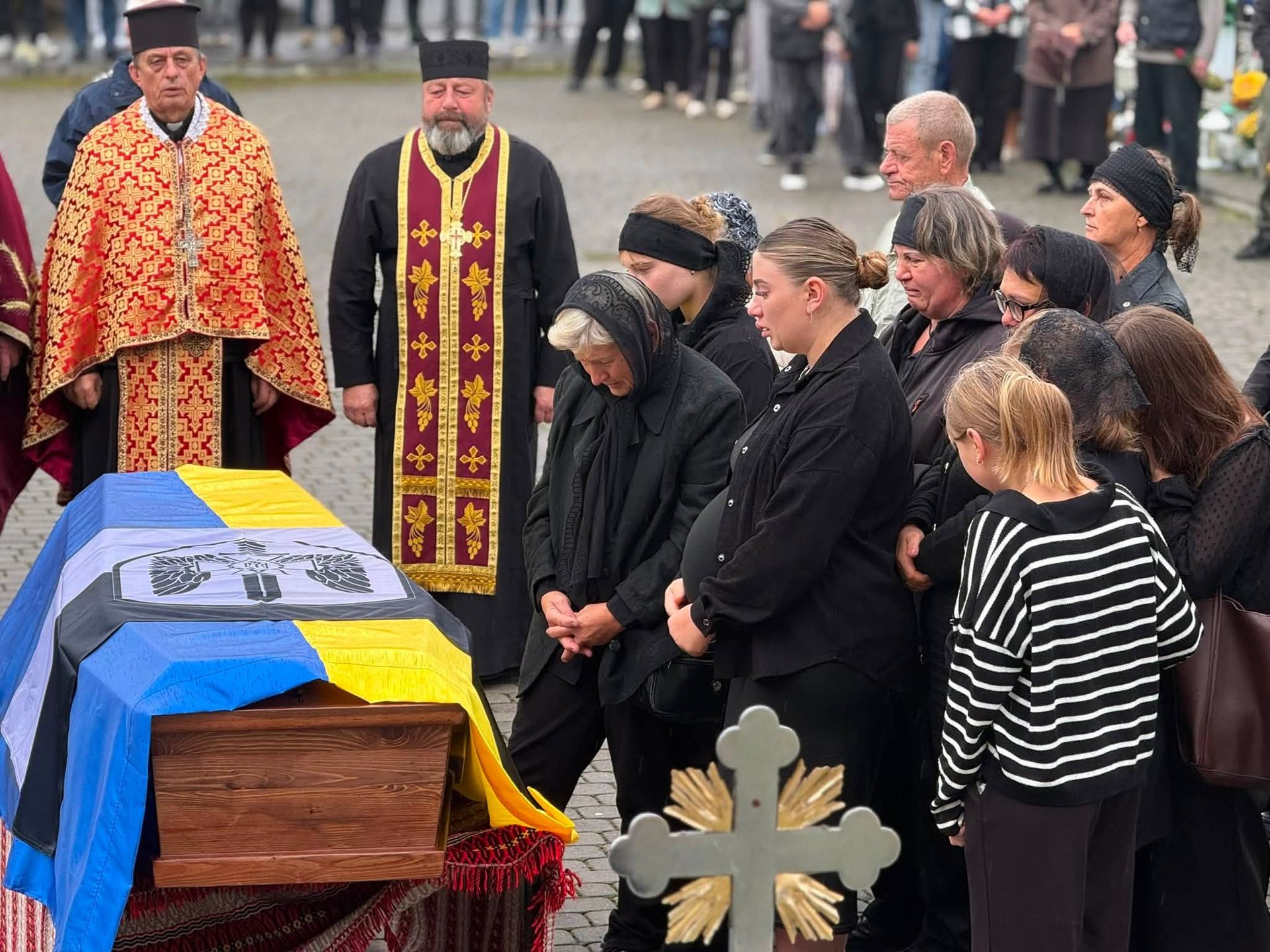 В Отинії "на щиті" зустріли полеглого Героя Романа Бабія 5