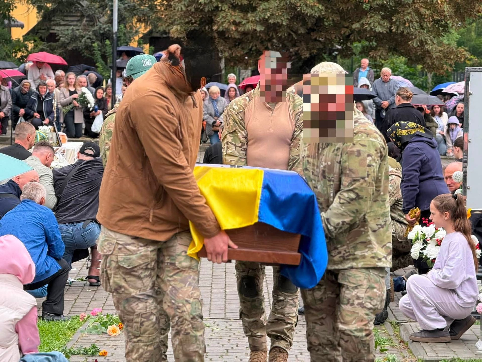 В Отинії "на щиті" зустріли полеглого Героя Романа Бабія 7