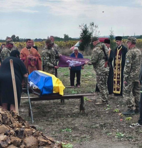 У П'ядицькій громаді відбулося прощання із воїном Тарасом Мякущаком 4