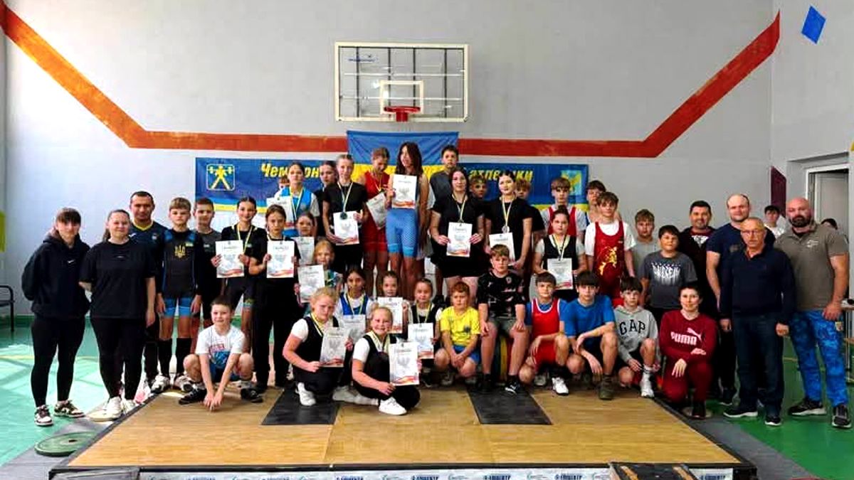 Чемпіонат Івано-Франківської області з важкої атлетики серед юнаків та дівчат відбувся у Коломиї 1